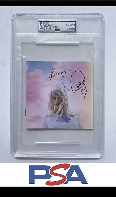 Autografi: Taylor Swift signed handsigniert Lover  – Usato da Gränichen venduto da S.Conte