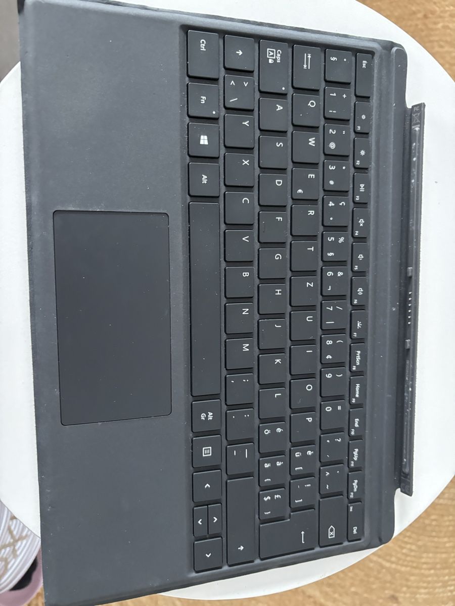Microsoft Tastiere: 1 x Microsoft Type Cover (CH, Docking) – Usato da Ballwil venduto da lenovum