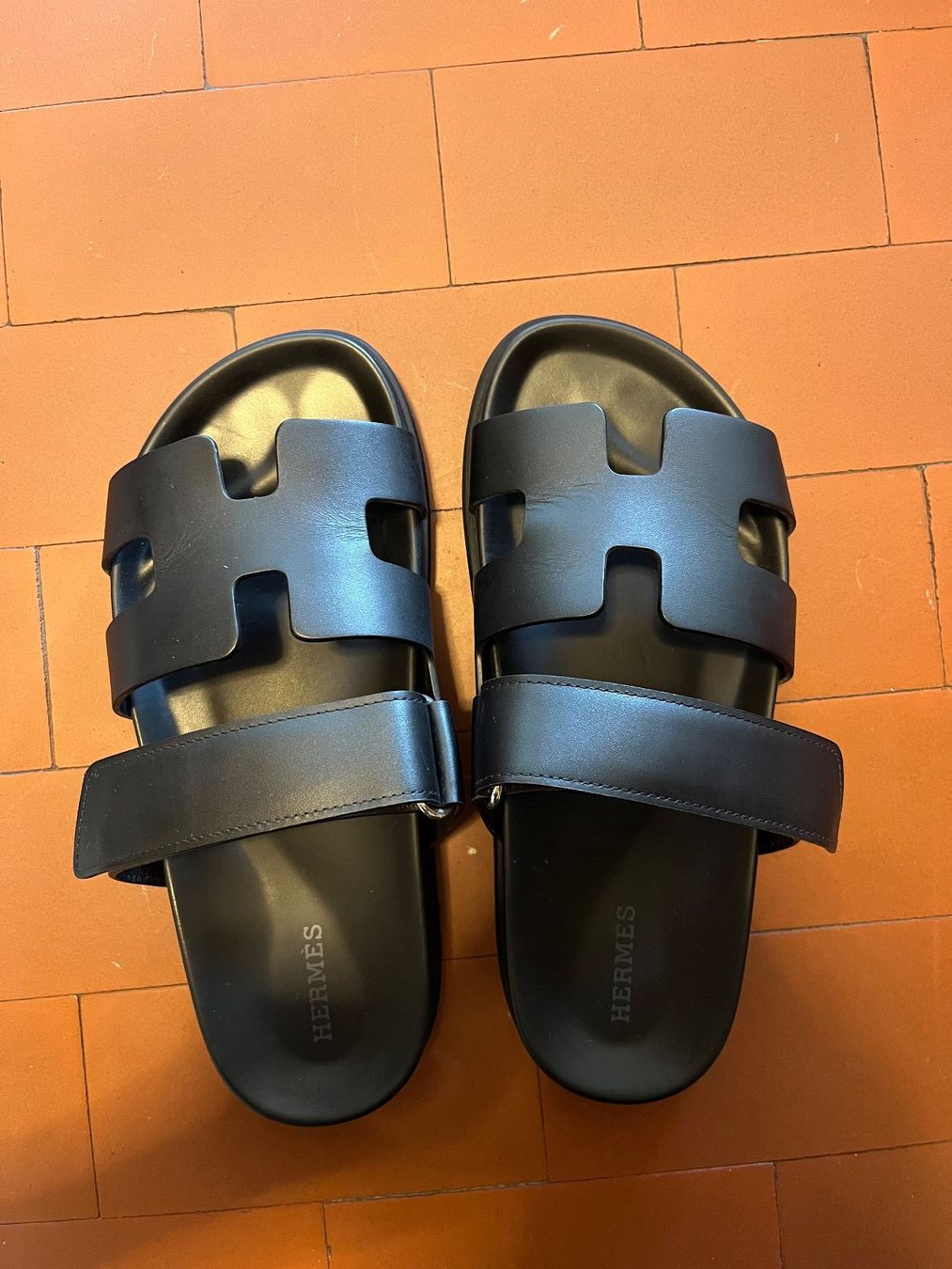 Hermès Damenschuhe: Hermès Sandalen Chypre, Schwarz, Gr. 36.5 – Neu (gemäss Beschreibung) aus Zürich von veilchen17 1