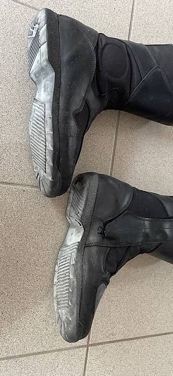 Scarpe da uomo: Botte de moto Dainese taille 42 – Usato da Sonceboz-Sombeval venduto da msap 1