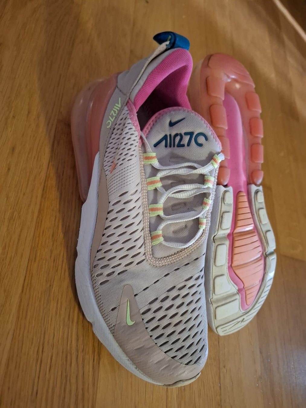 Nike Scarpe da donna: Nike 270  Gr. 40,5 – Usato da Sursee venduto da Ventiduese