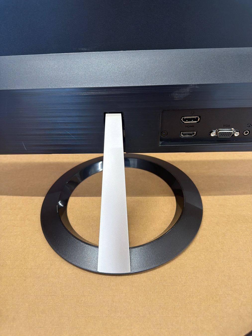 Asus Monitor: ASUS VZ249Q 23.8" Monitor – Usato da Dietlikon venduto da ComdatAG 5