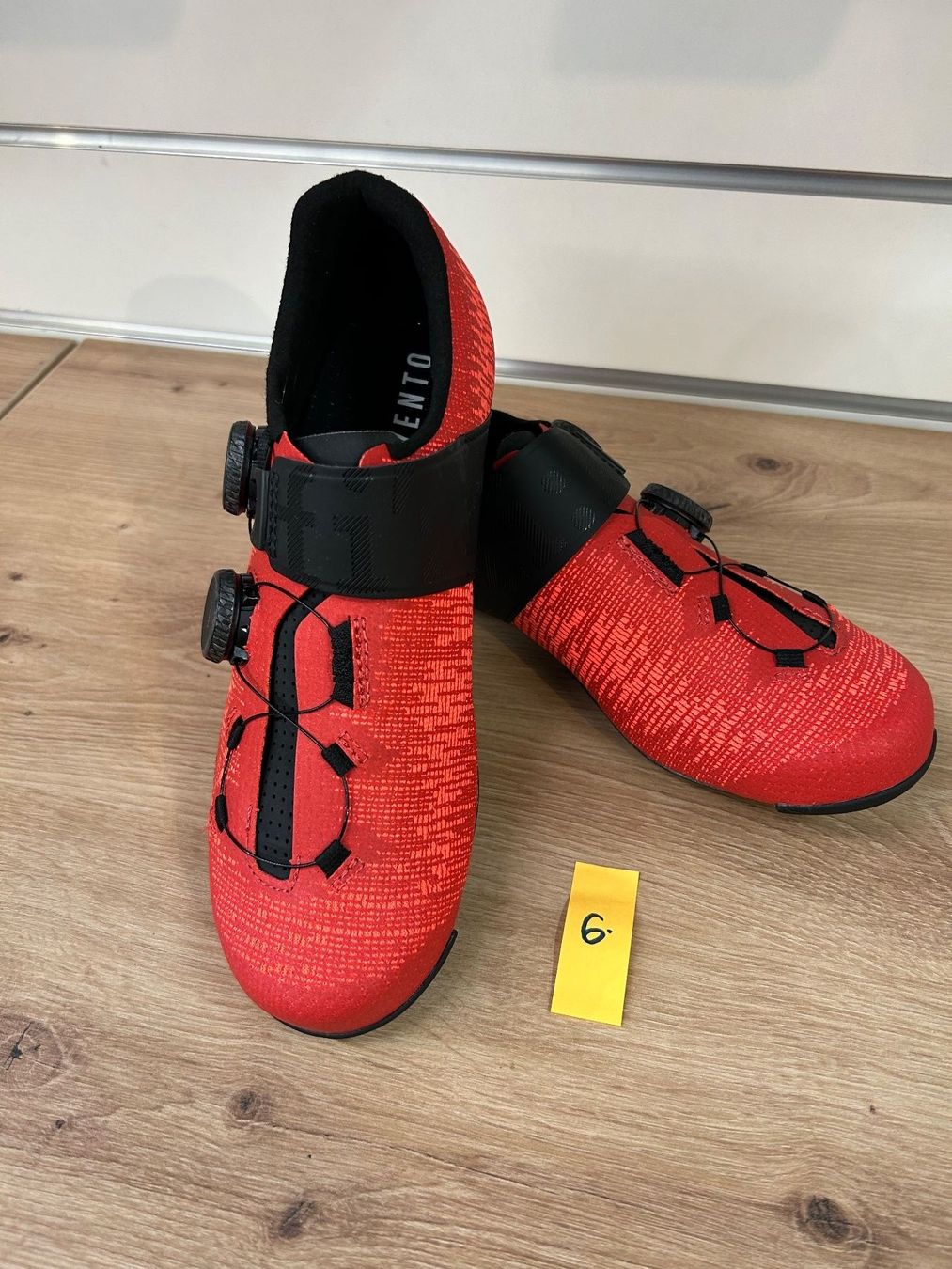 Fizik Scarpe da uomo: Fizik VENTO INFINITO KNIT CARBON - 36 – Nuovo e nell'imballaggio originale da Affoltern am Albis venduto da cub_tx9s