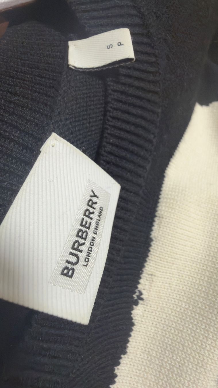 Burberry Maglioni & Felpe: Burberry Locklyn LOVE Oversize-Pullover aus 100 % Wolle – Usato da Bern venduto da n9j_ptl6 3