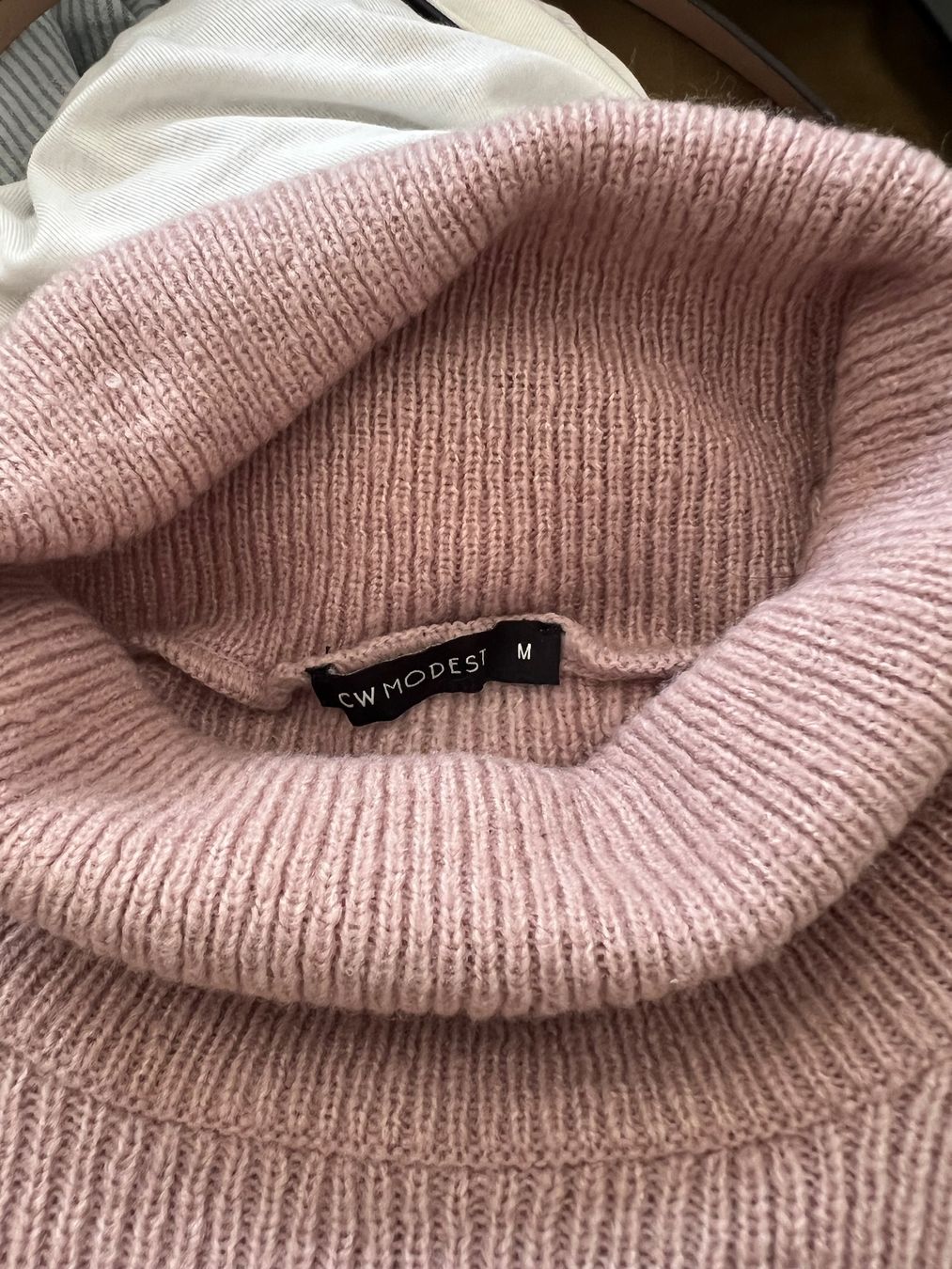 Vestiti: Robe pull col roulé rose - bon état – Usato da Petit-Lancy venduto da din_jh6k 2