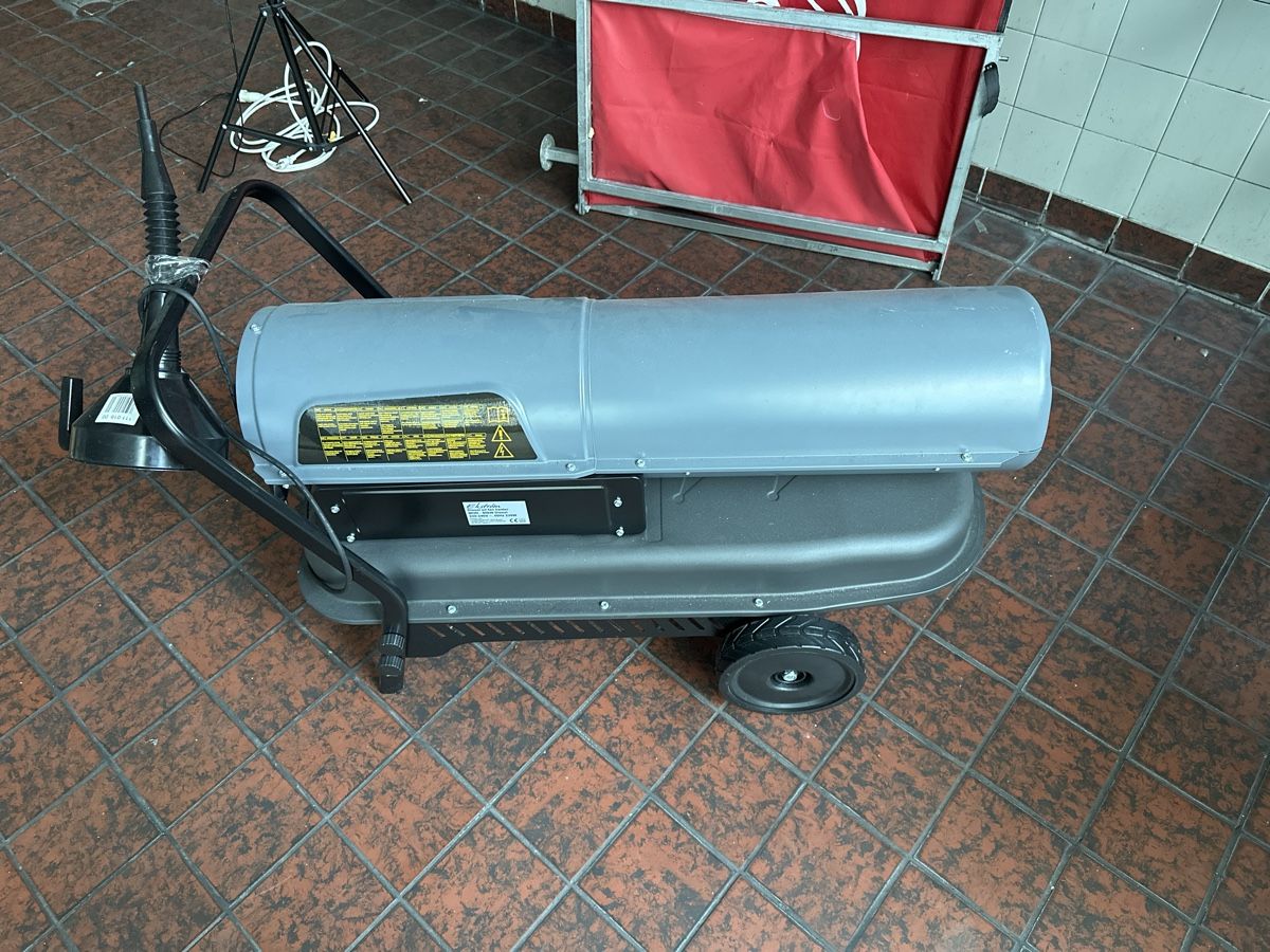 Radiatori: Ekström Diesel Heizluefter 50kW – Nuovo (secondo la descrizione) da Liestal venduto da alidajulia