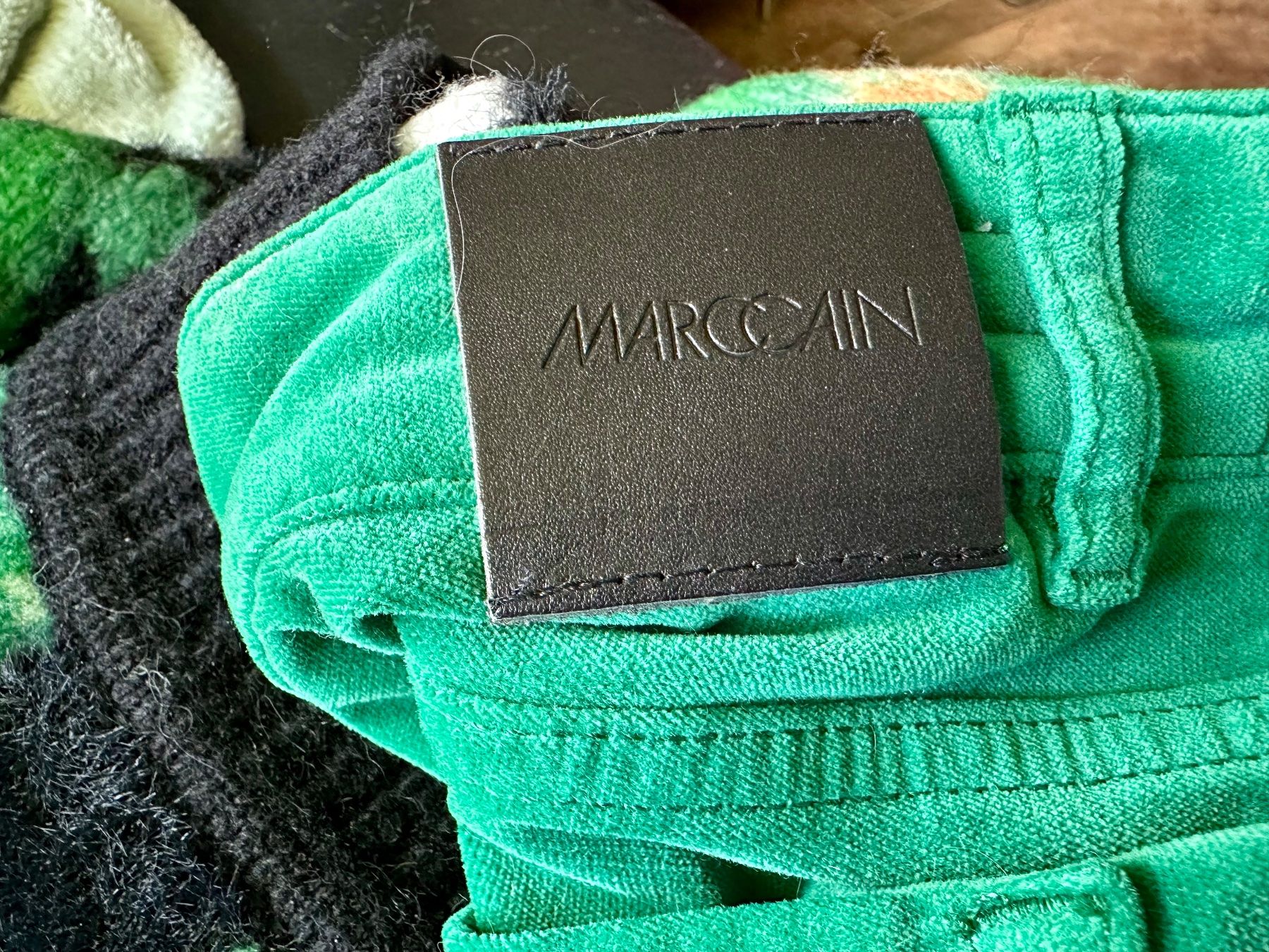 Marc Cain Jeans: MARC CAIN - Samt-Jeans / N 1 – Nuovo e nell'imballaggio originale da Spreitenbach venduto da Jessy8 3