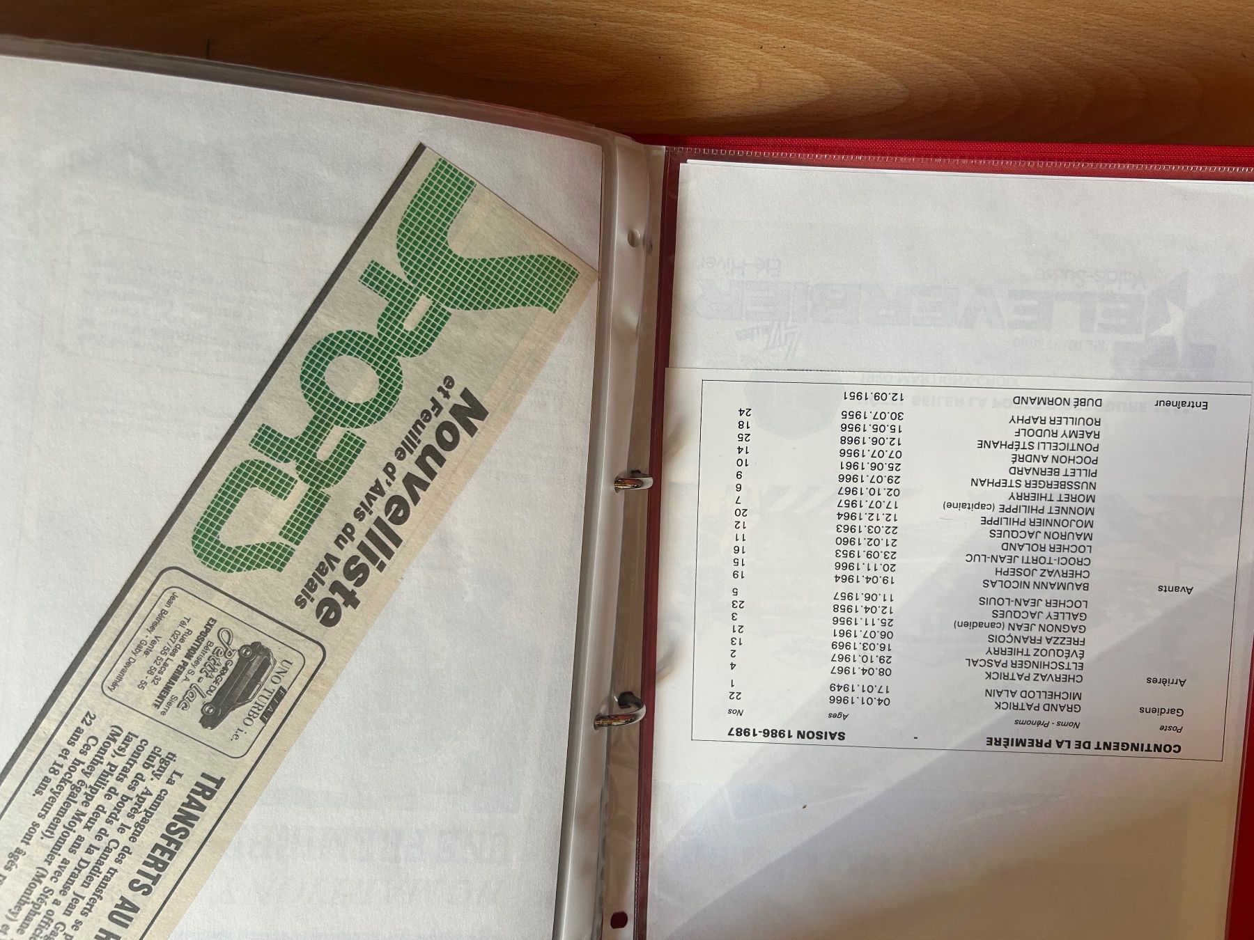 Sammelbilder & Trading cards: 2 classeurs avec coupures de presse HC Martigny – Gebraucht aus Vétroz von Moulb7 5