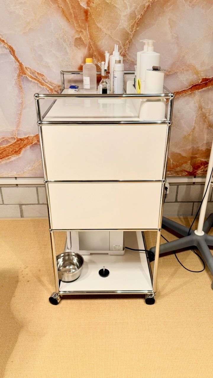 USM Banconi: USM Haller Rollcontainer Reinweiss 2 Schubladen Rollen 75cm – Usato da Zürich venduto da sr.zurich 1