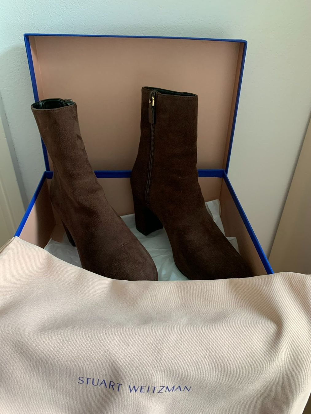 Stuart Weitzman Scarpe da donna: STUART WEITZMAN: Exklusive braune Wildleder-Stiefelette, 37 – Nuovo (secondo la descrizione) da Luzern venduto da designluzern 3