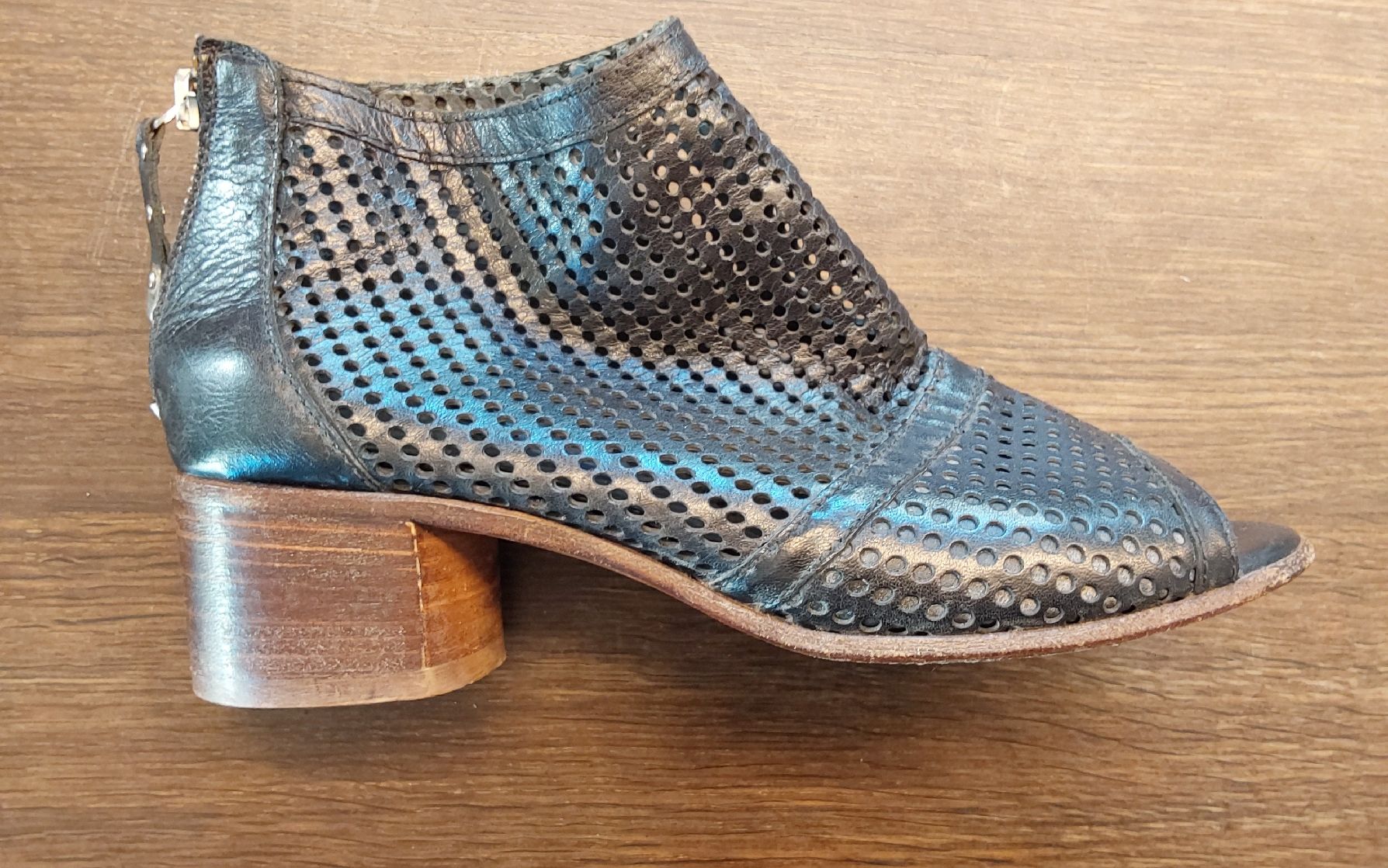 Moma Scarpe da donna: Schuhe Moma 37 schwarz – Usato da Köniz venduto da scopello12