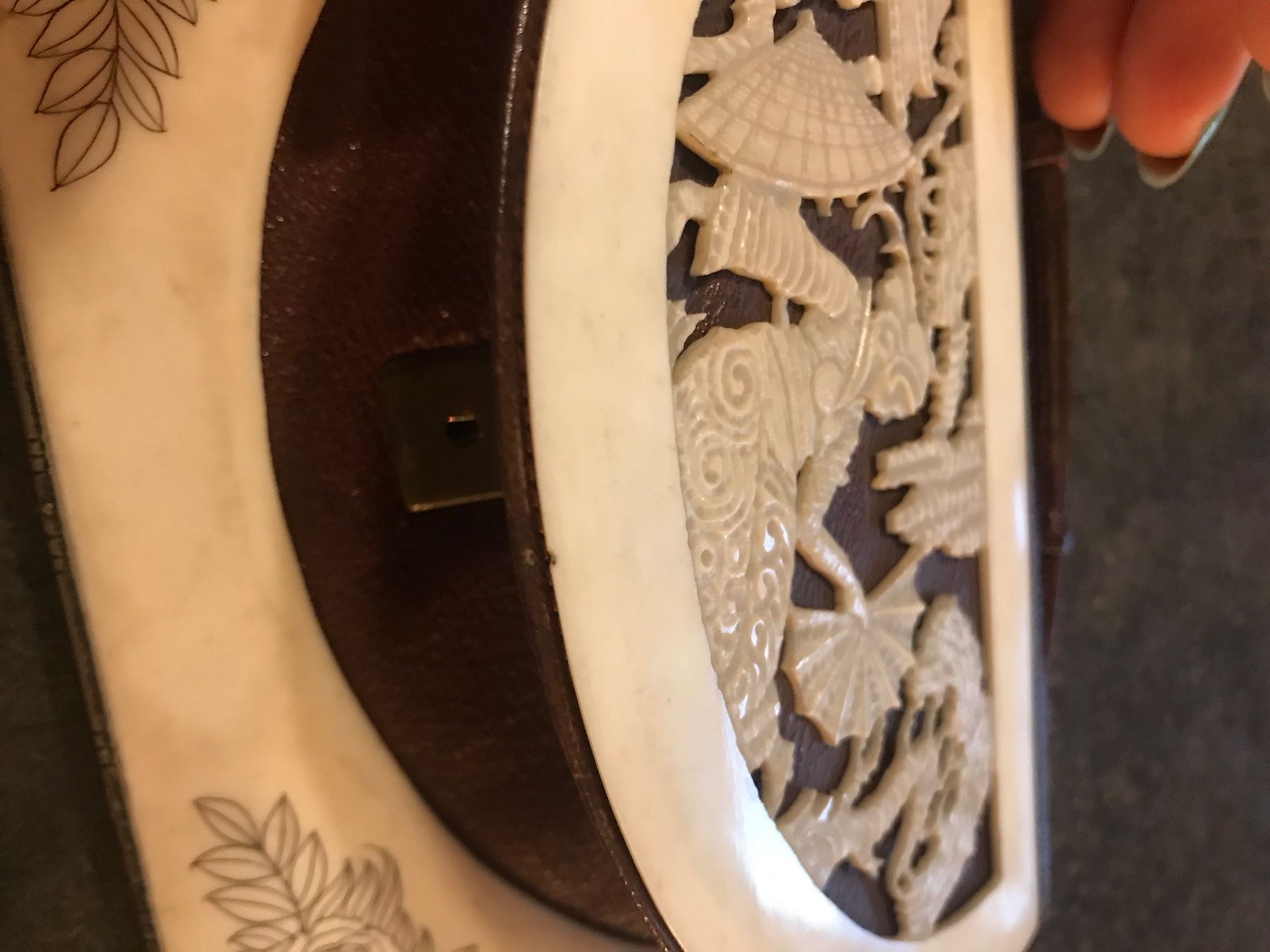 Borse da donna: Pochette antique décorée de l’os sculptée – Usato da Grimisuat venduto da eliseba88 8