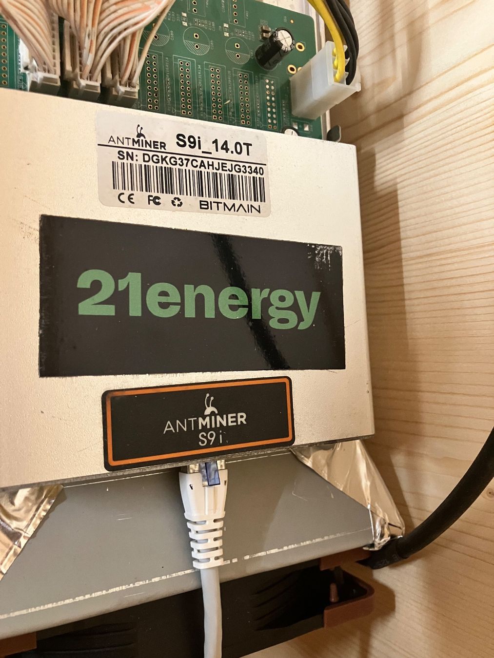 Bitmain Coin Miner: Antminer S9i Silent - Refurbished – Usato da Walde AG venduto da remo_globi 1
