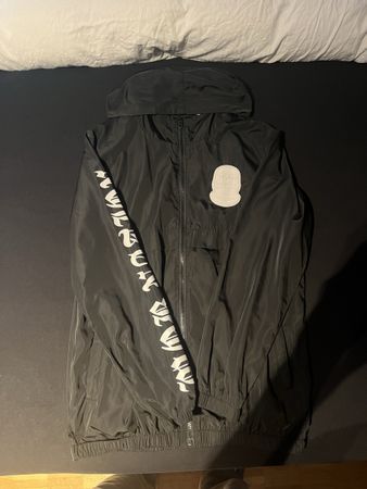 Black Windbreaker Jacket - Streetwear Style - Perfect Fit