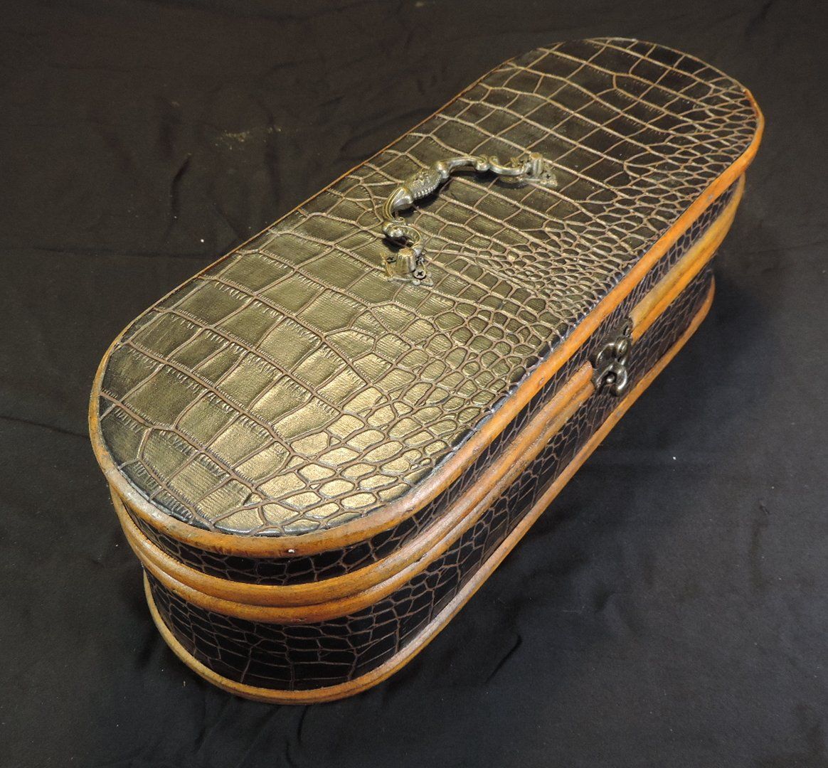 Valigie: Vintage-Box mit Kroko-Muster, Spanbox – Usato da Duggingen venduto da doogbua 1