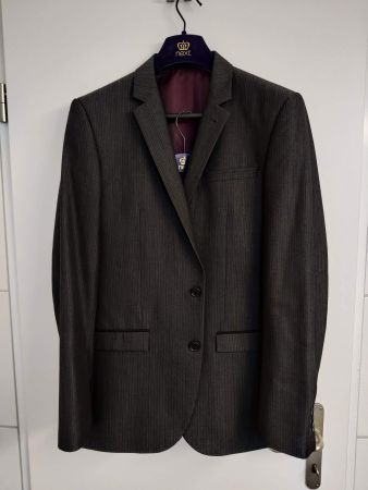 Eleganter schwarzer Herren-Anzug von Next
