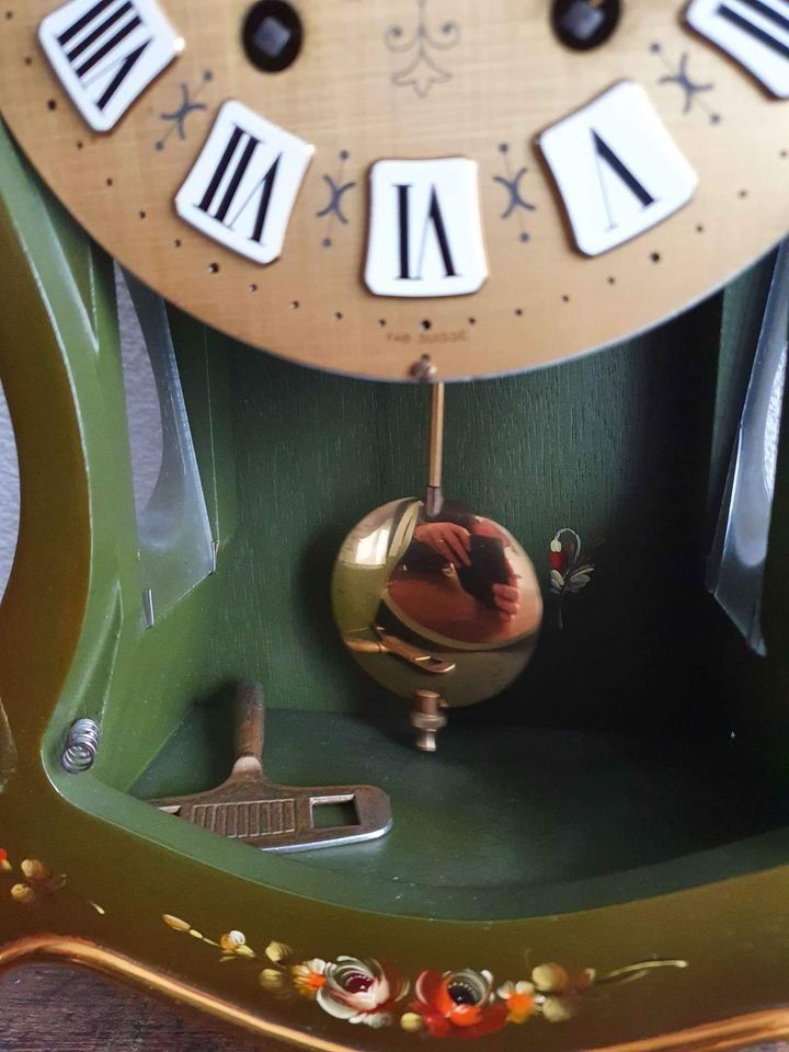 Orologi da terra & Orologi da parete: Uhr von La Chatelaine – Usato da Grosswangen venduto da hans0122 7