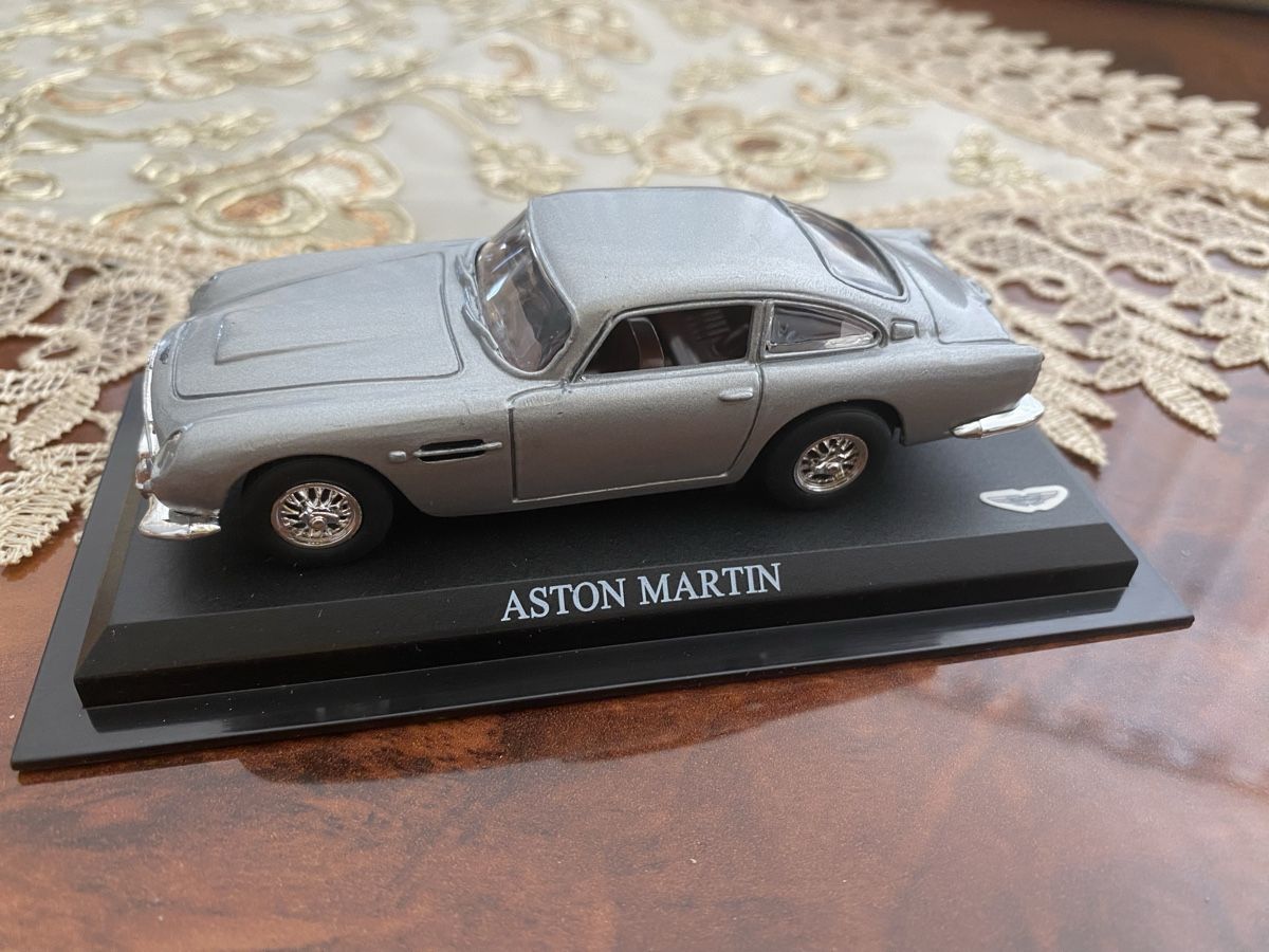 Aston Martin Modellini d'auto: Aston Martin – Nuovo e nell'imballaggio originale da St. Margrethen SG venduto da Alfista_159
