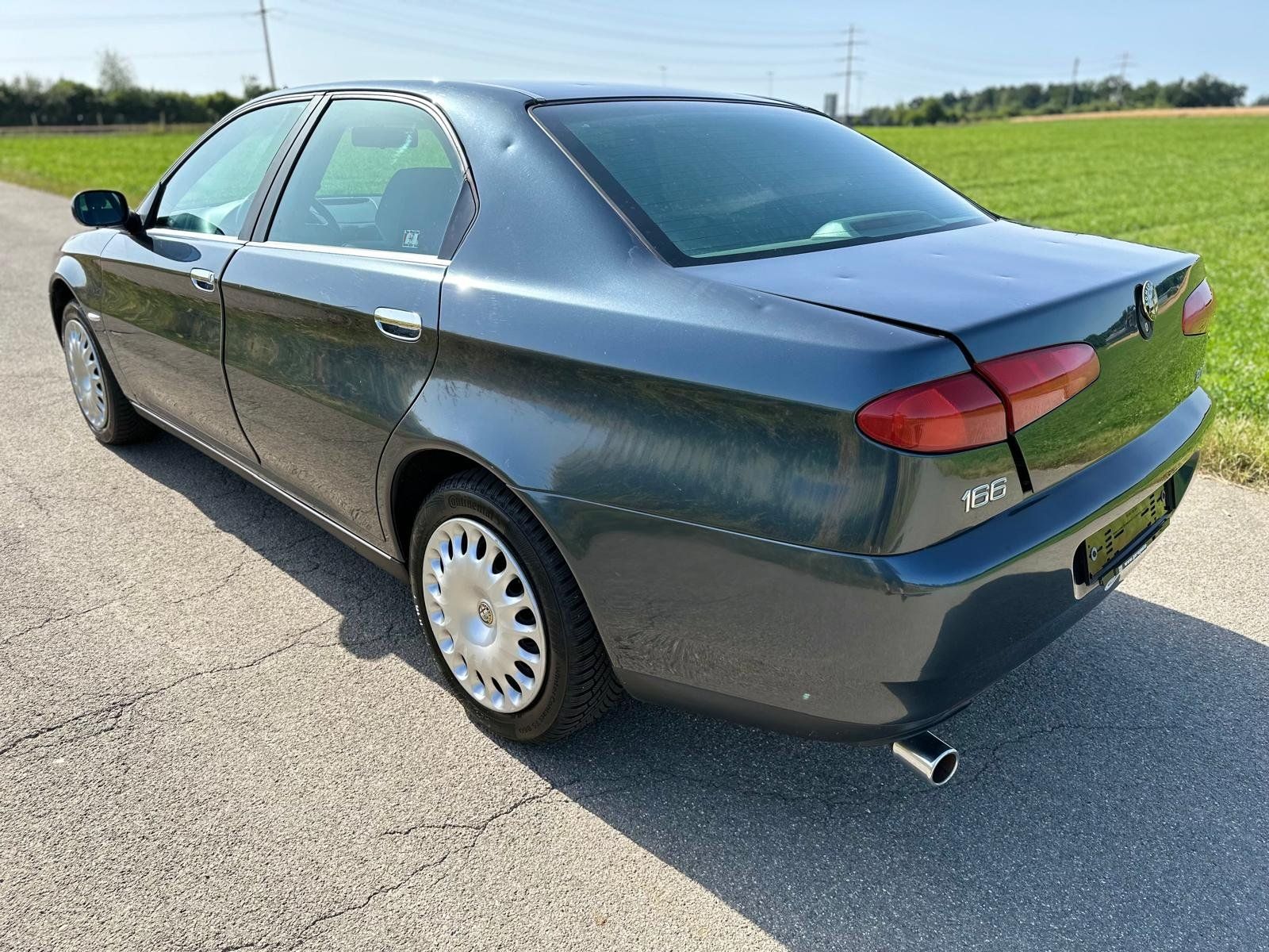 Alfa Romeo Automobili: ALFA ROMEO 2.0 TS – Usato da Hünenberg venduto da Auto-Klinik01 8