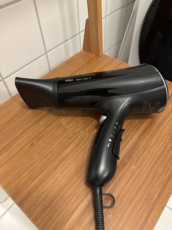 Asciugacapelli: Sèche-cheveux BRAUN – Usato da Fribourg venduto da Brosciuttofunghi 1