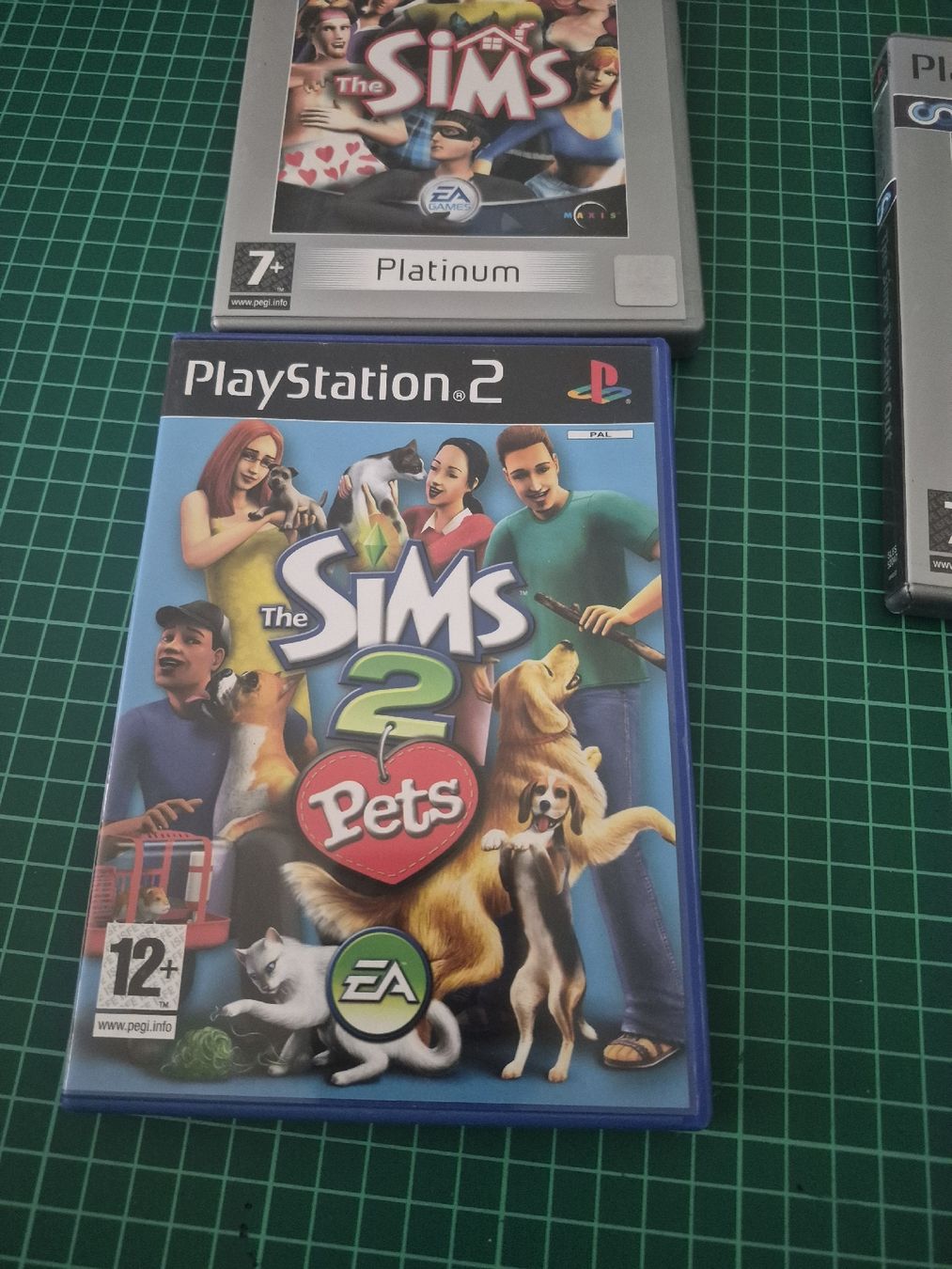 Sony Giochi: PS2 Sims Bundle: Sims, Bustin' Out, Sims 2 Pets - Games! – Usato da Meyrin venduto da Retro-GZ 3