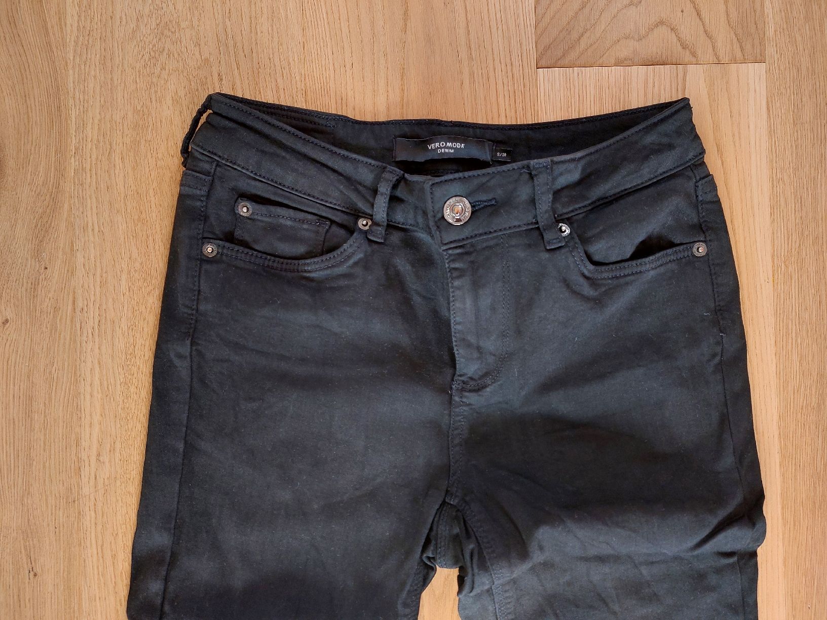Vero Moda Jeans: Vero Moda Jeans, Schwarz, Grösse S/30 – Usato da Thun venduto da tin_5pm6 1
