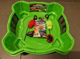 Beyblade Spielset mit Arena +NEU QuadStrike Beyblade, Plus 2