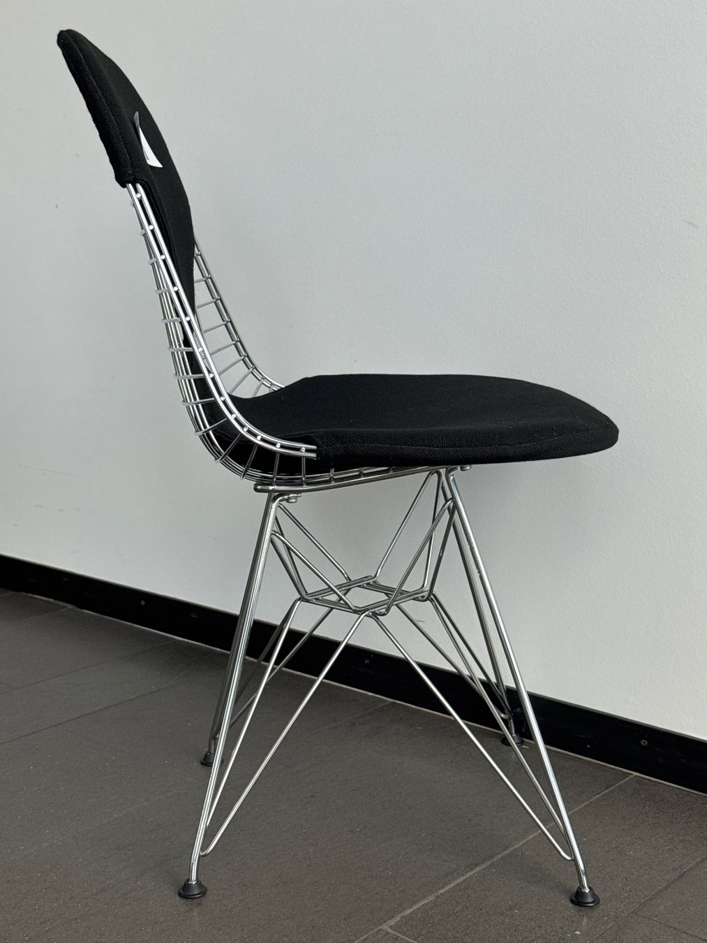 Stühle: Vitra Eames Wire Chair DKR, Chrom – Gebraucht aus Affoltern am Albis von Zapro 1