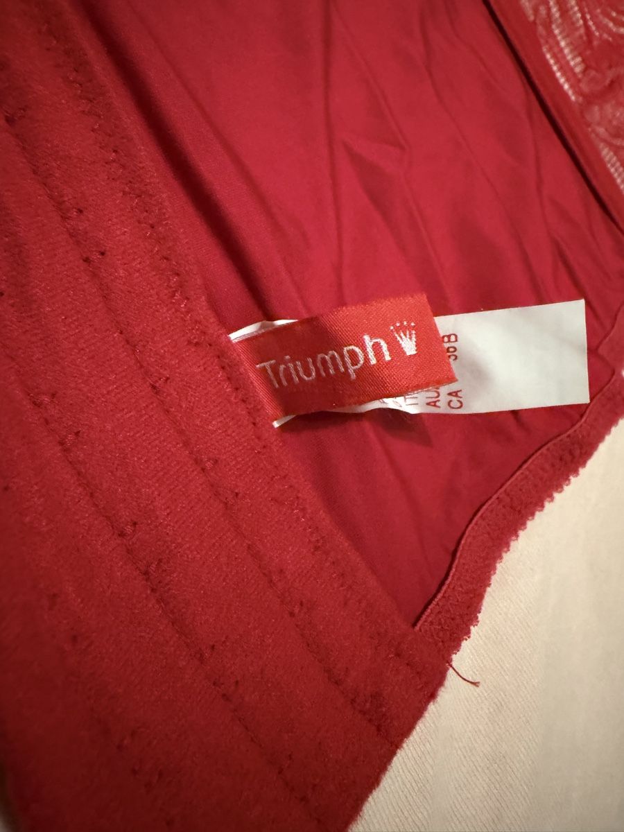 Triumph Biancheria intima: Triumph BH /Korsett rot, Grösse 80B - – Nuovo (secondo la descrizione) da Rapperswil SG venduto da meg_gh8h 2