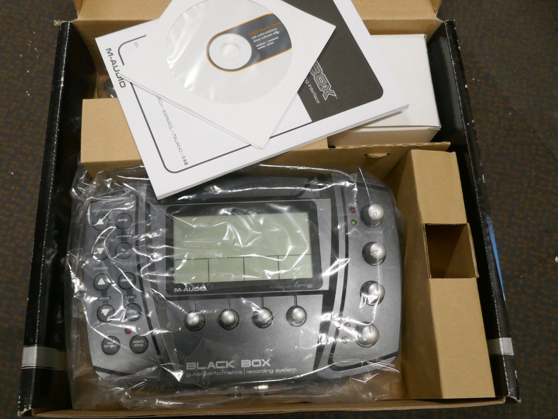M-Audio Strumenti musicali: M-Audio Blackbox Guitar Performance Recording System – Nuovo (secondo la descrizione) da Wenslingen venduto da FairlightCMI 1