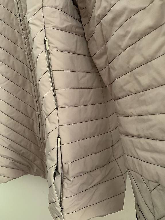 Giacche: Beige Steppjacke  – Usato da Zürich venduto da lil_xr6x 3