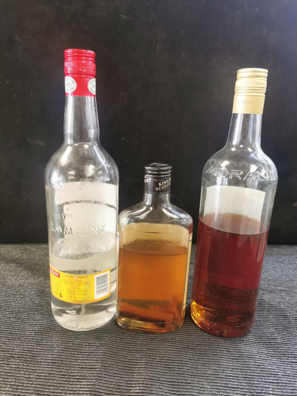 Bevande alcoliche: 3 BOUTEILLES MIXTE RHUN ENTAMÉES – Usato da Genève venduto da Leboucheoreilles 5