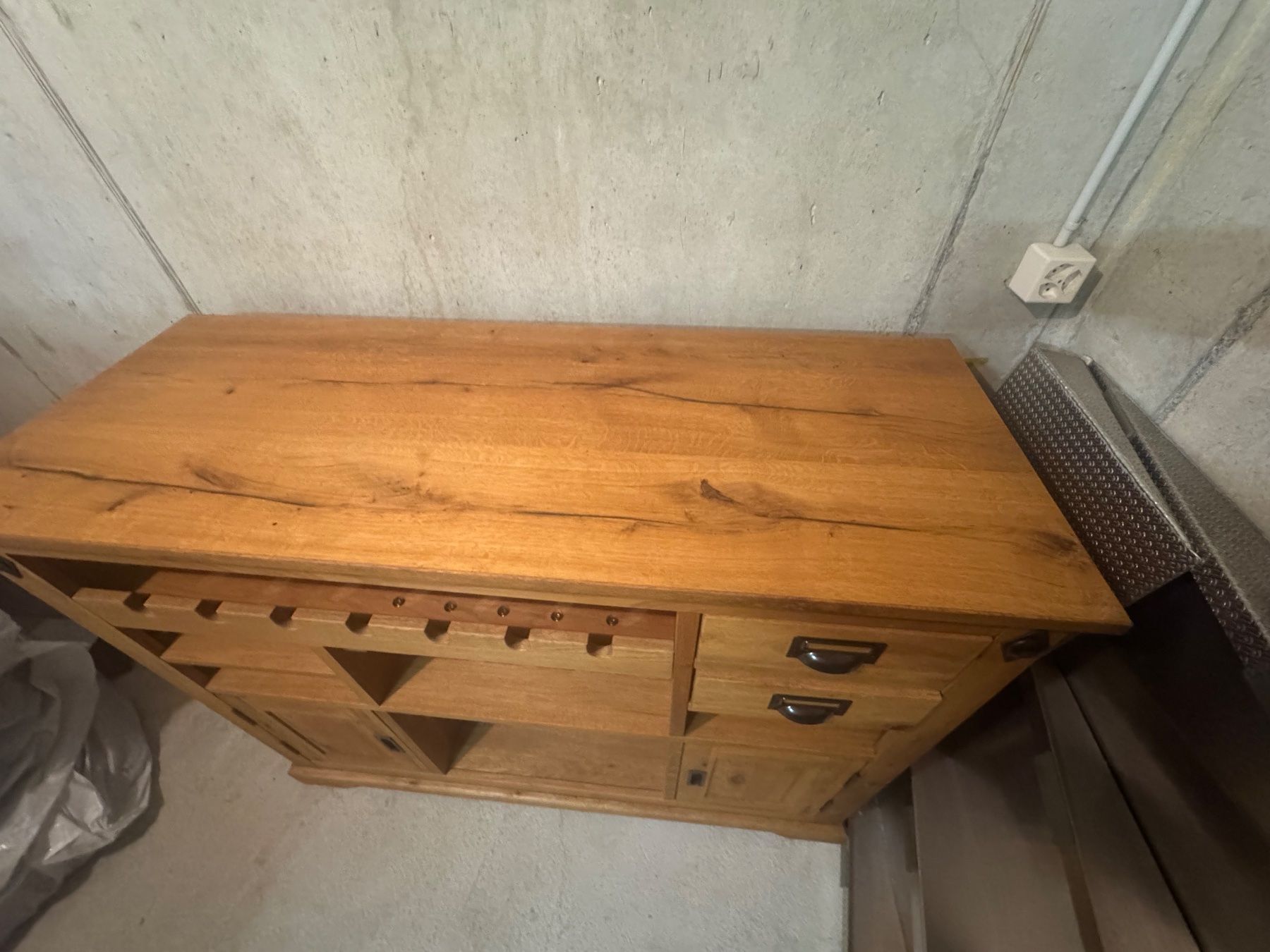 Allestimento di negozi e stand fieristici: Schweres Holz Bar Element – Usato da Oberrohrdorf venduto da Mnussbi63 2
