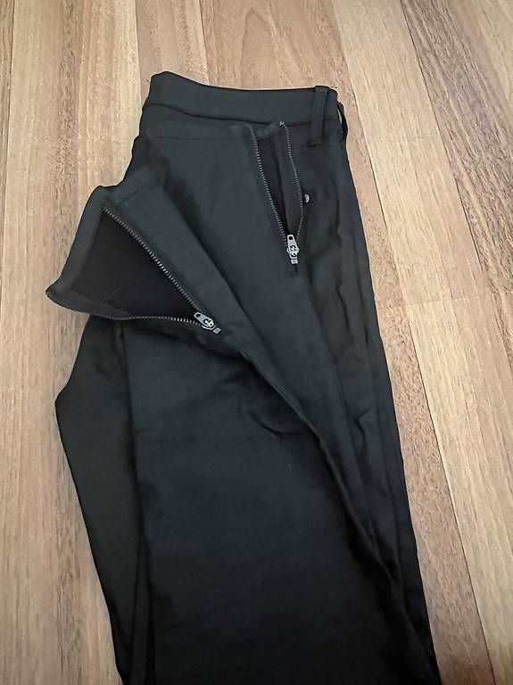 Mango Hosen: Schwarze Mango Hose jeansimitat – Gebraucht aus Zürich von aknavi