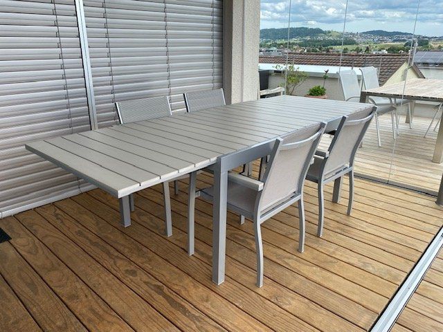 Set de table et chaises: Gartentisch, ausziehbar,  mit 4 Gartenstühlen, hellgrau – D'occasion à Sirnach par Lancaia 5