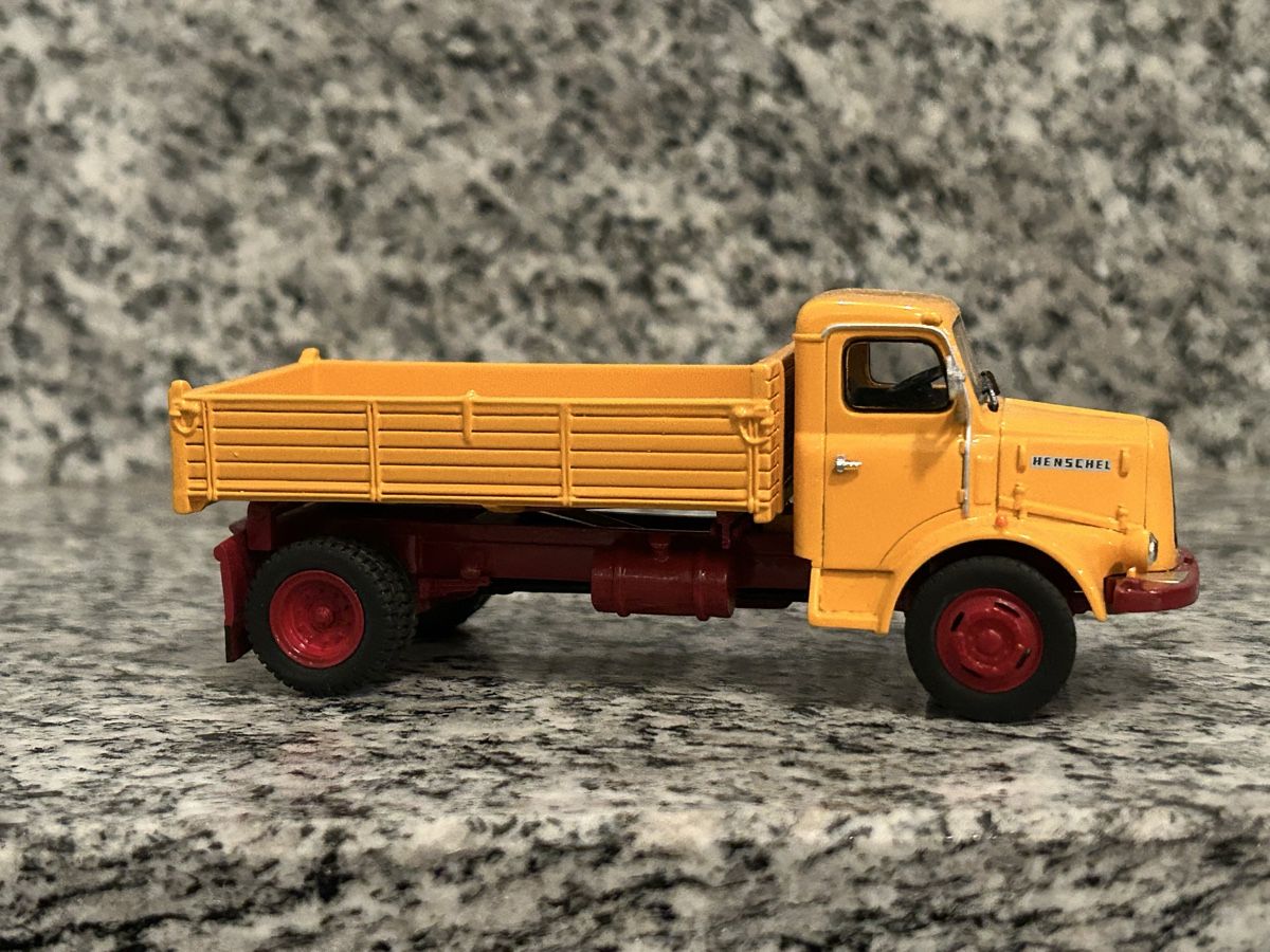 Kits de montage: Henschel Kipper, 1:50 – D'occasion à Horw par Tigercat635 1