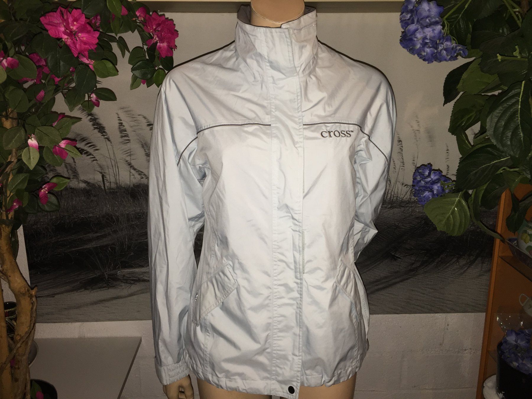 Giacche: Veste / Jacke CROSS    Taille / Grosse 38 – Usato da Cossonay-ville venduto da Super-Price-Quality