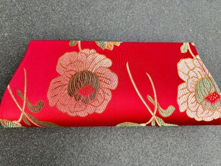 Wunderschöne neue Clutch aus Seide