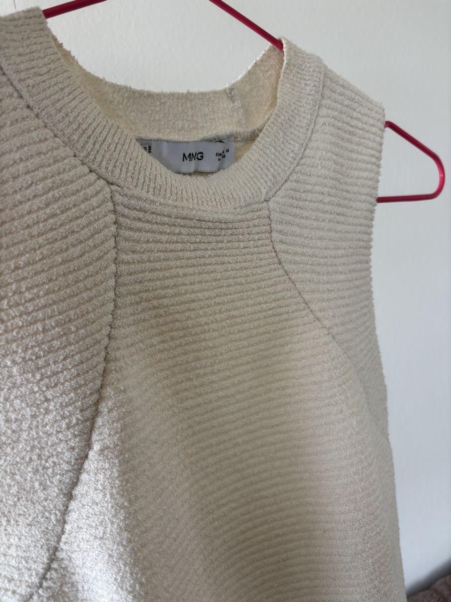 Mango Top: Top von Mango, weiss gerippt, Grösse M – Usato da Feuerthalen venduto da melma 2
