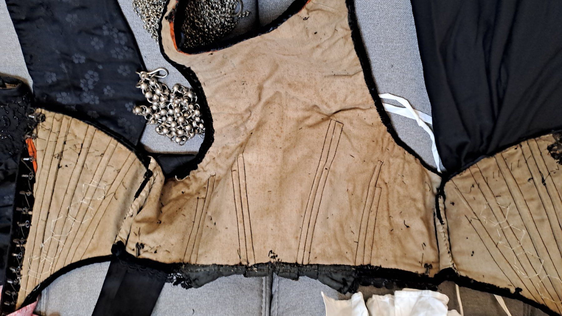 Vestiti: Alte schwarze Berner Festtagstracht – Usato da Subingen venduto da pat_j5m9 5