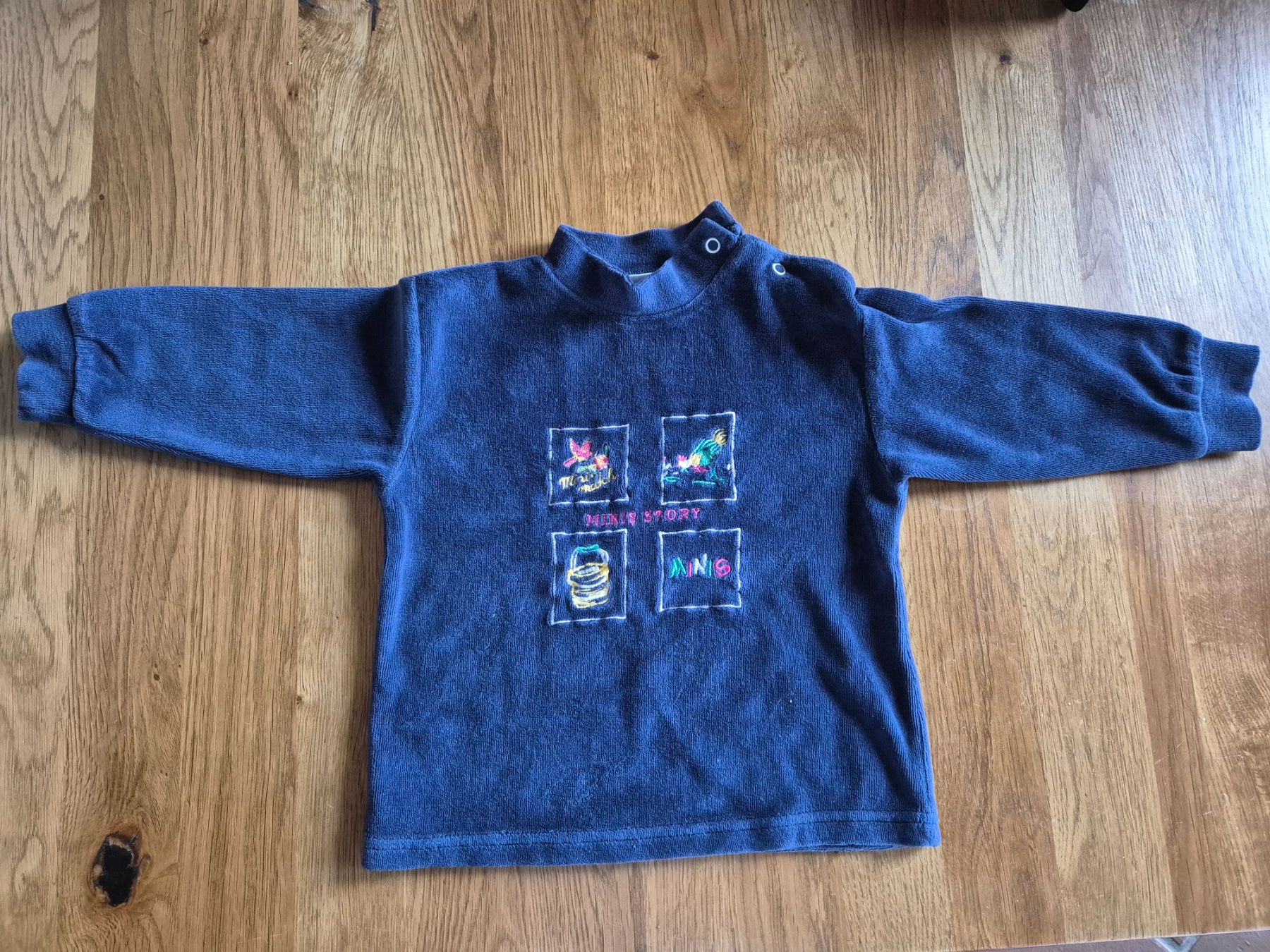 Maglioni & Felpe: Blauer Pullover Gr. 74/80, Velours – Usato da Winkel venduto da Heuresis