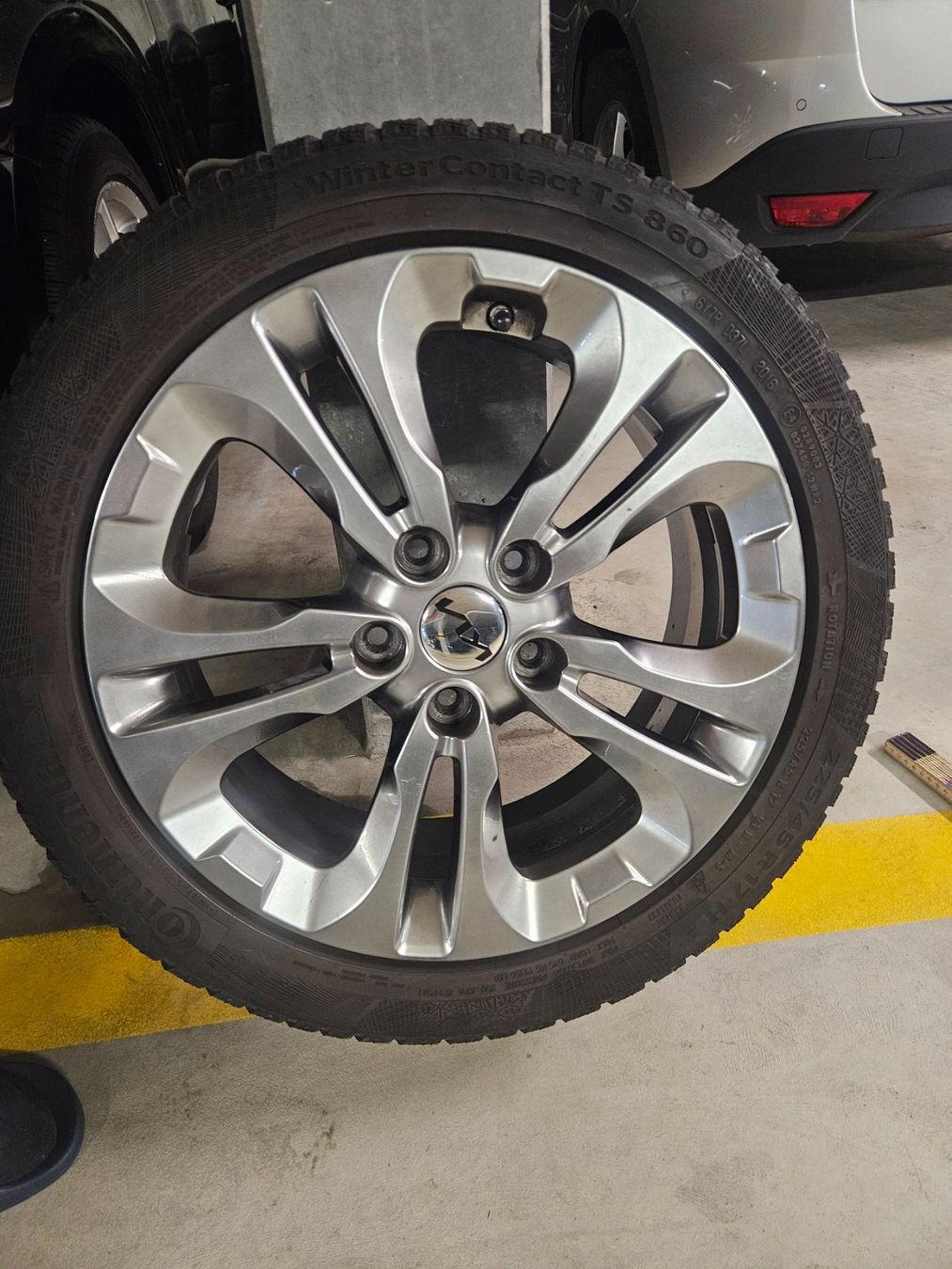 Kia Pneus & Roues: Original Kia 17 Zoll Kompletträder – D'occasion à Studen BE par homawybo 2