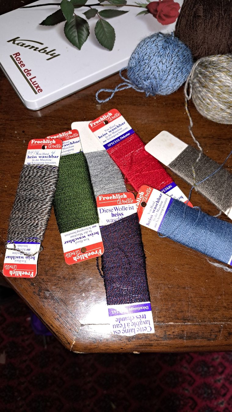 Lana: Wolle Und Zubehör – Usato da Kölliken venduto da Upcycling-by-Mc-TAM 2