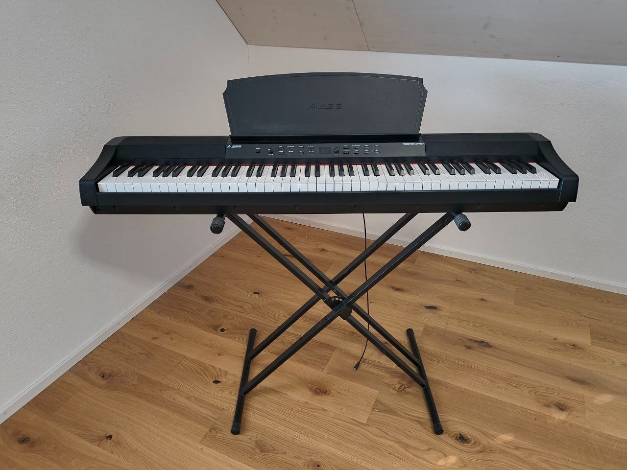 Alesis Strumenti musicali: Alesis Prestige Artist – Nuovo (secondo la descrizione) da Frauenfeld venduto da dga_s2gl