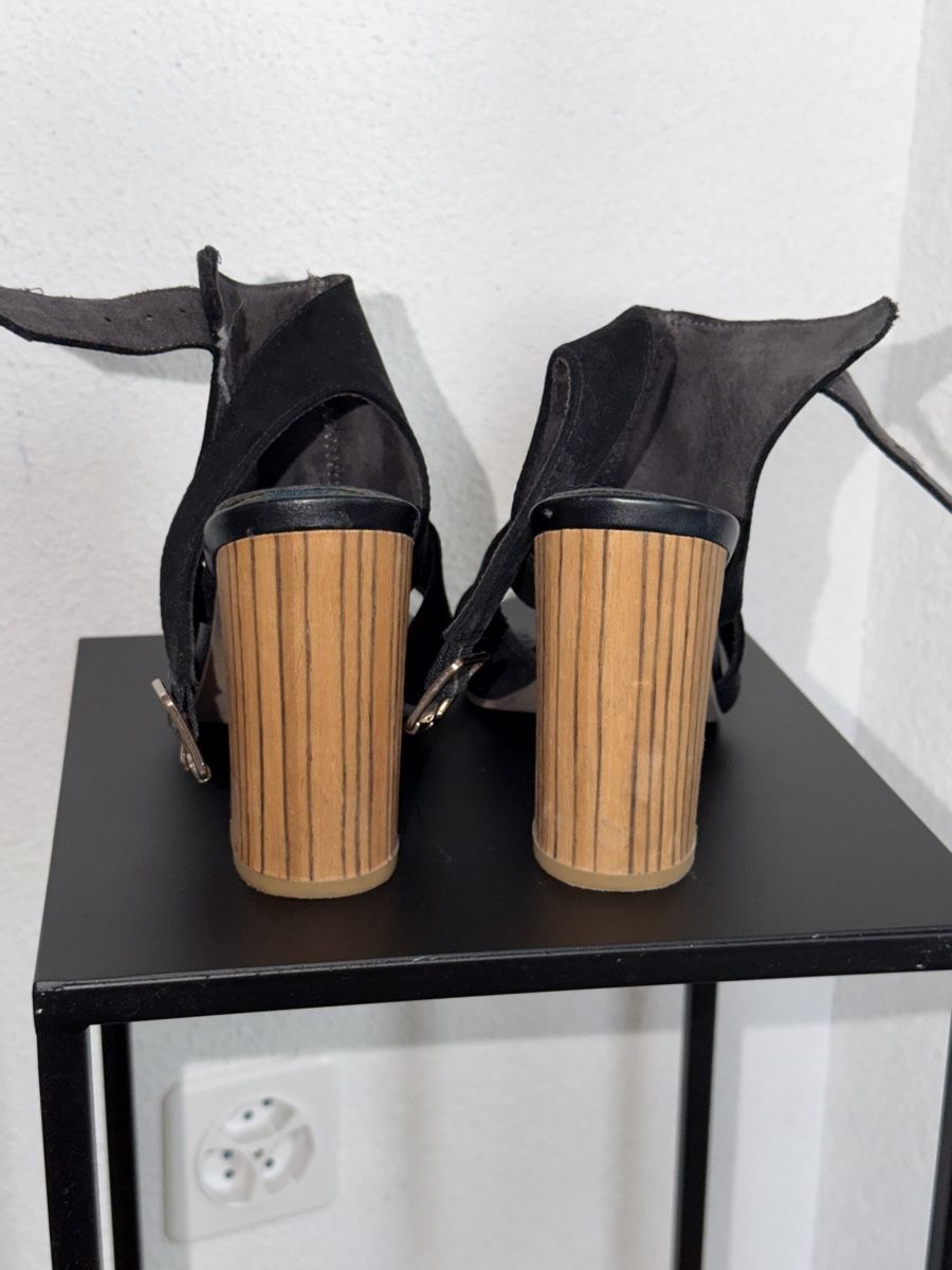 Scarpe da donna: Sommer-Sandalen – Usato da Niederuzwil venduto da Lisascloset 4