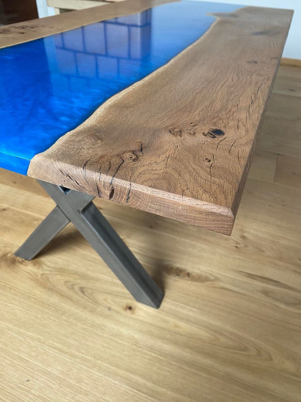 Tavoli: Epoxy Salontisch **River Table Sky Blue Metallic** – Usato da Niederuzwil venduto da gullipulli 1