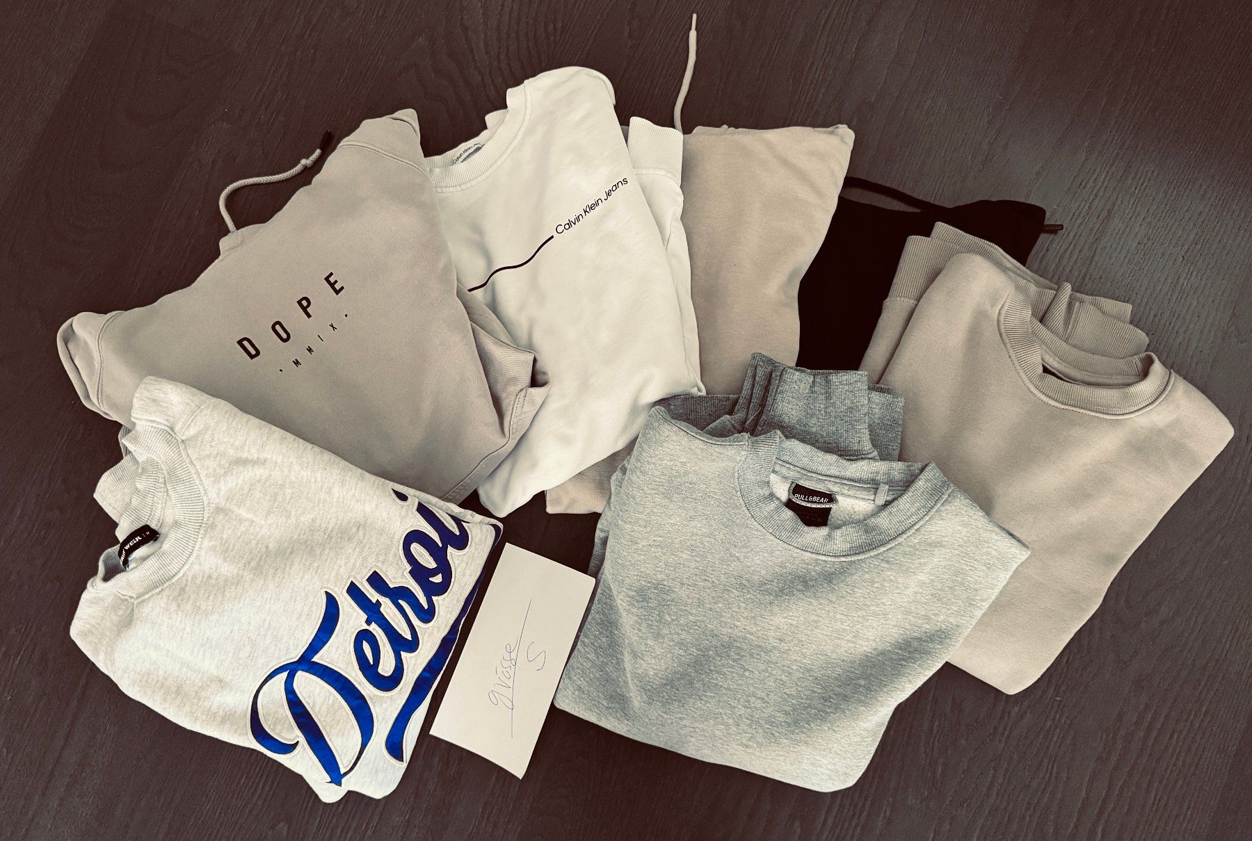 Lotti di vestiti: Super tolles Kleiderset Grösse S, Tshirts, Pullis, Jäggli – Usato da Baar venduto da qsi2005