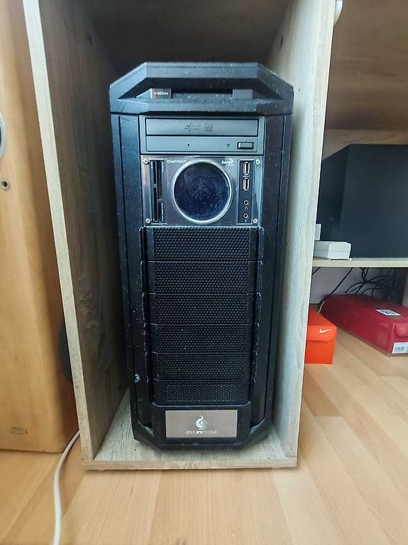 PCs: PC mit  (6-7 HDDs + SSD) & Beleuchtung plus Windows 11 – Gebraucht aus Muhen von Memo30 1
