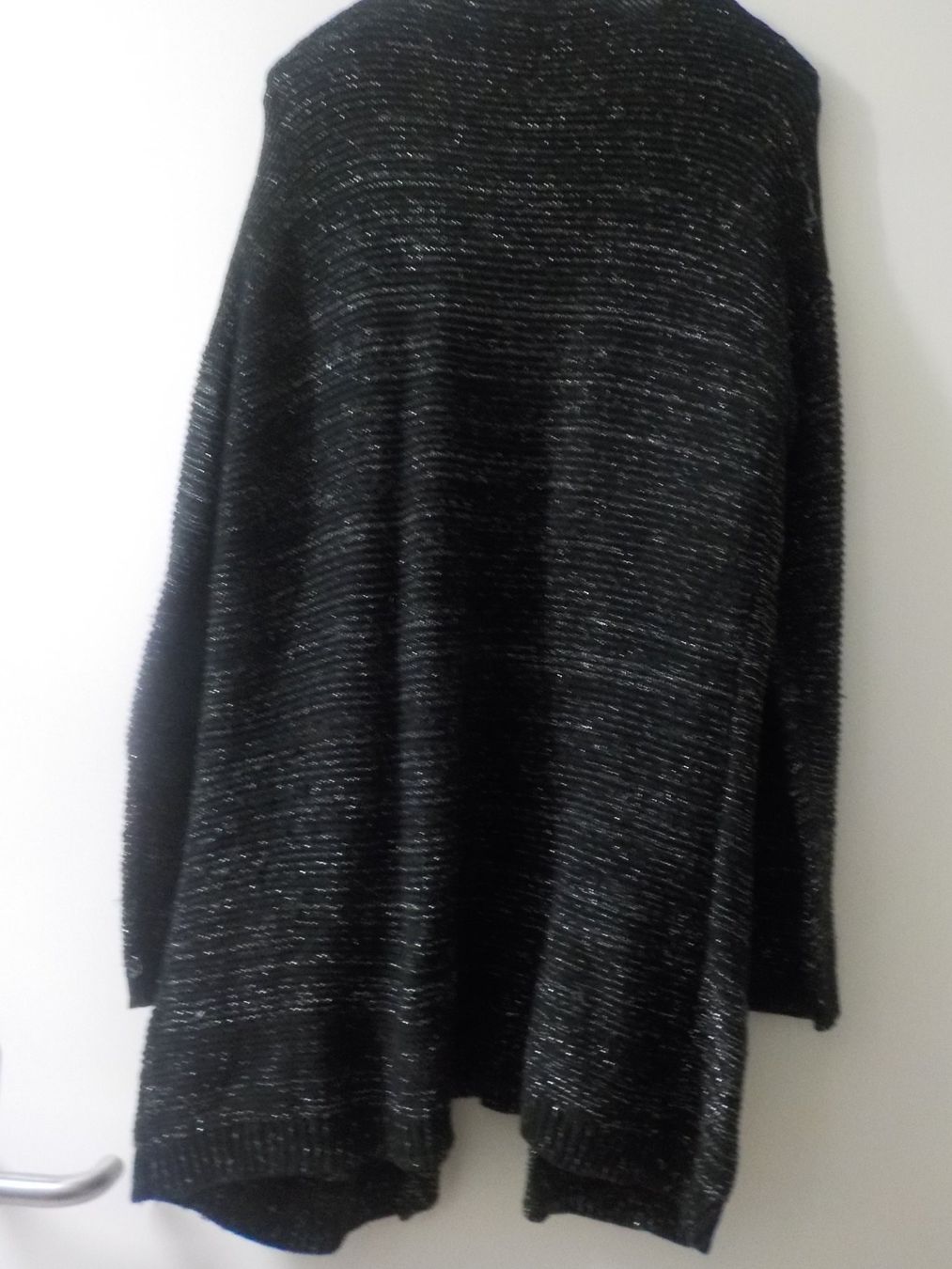 Giacche: Schwarze Strickjacke mit Glitzereffekt, L (73) – Nuovo (secondo la descrizione) da Muri b. Bern venduto da Silberdolphin 1