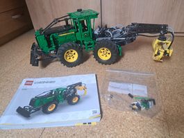 LEGO Technic 42157 John Deere